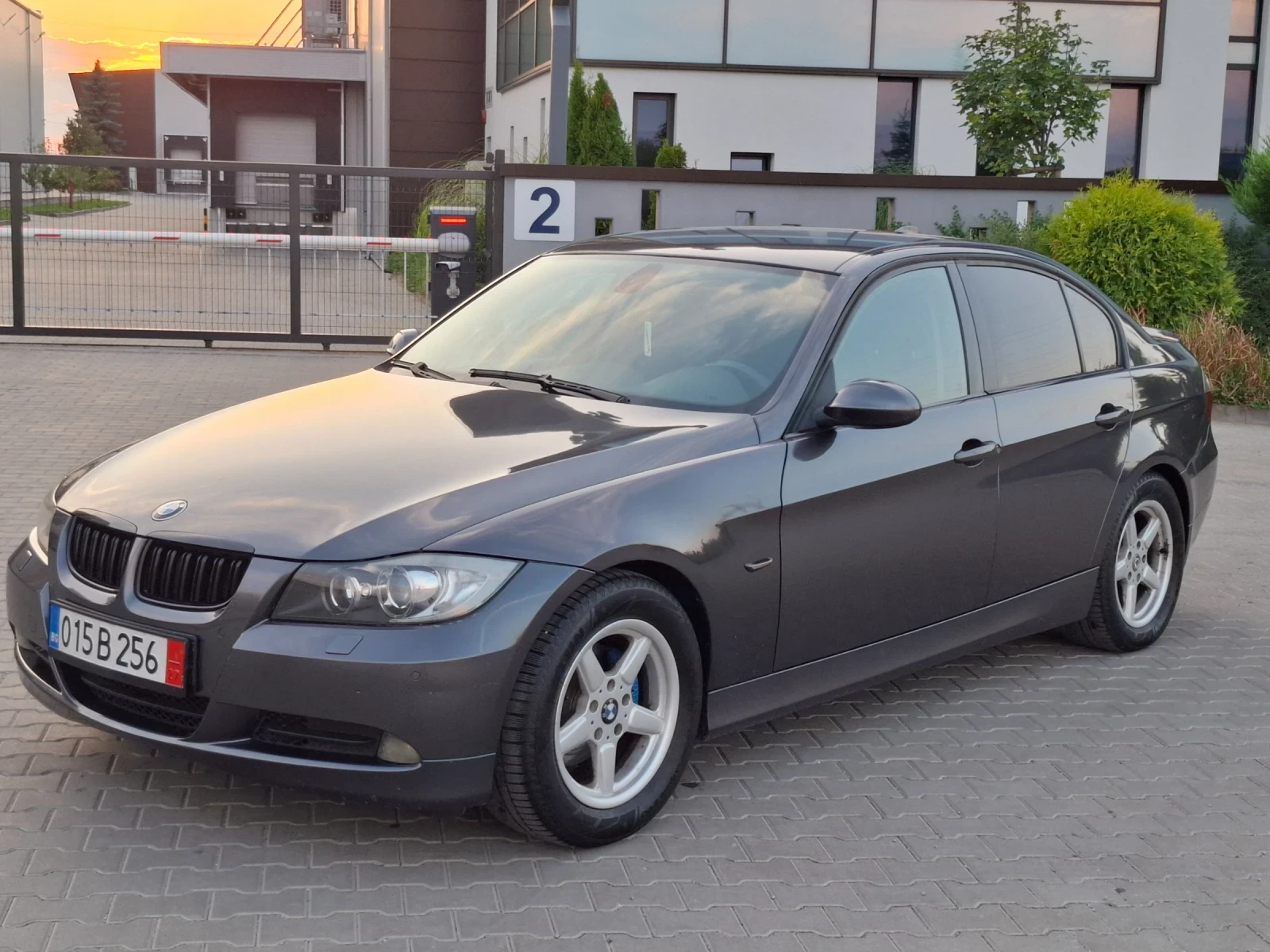 BMW 320 2.0D* (163кс)* NAVI* KOJA* НOB BHOC* , снимка 4 - Автомобили и джипове - 55657920
