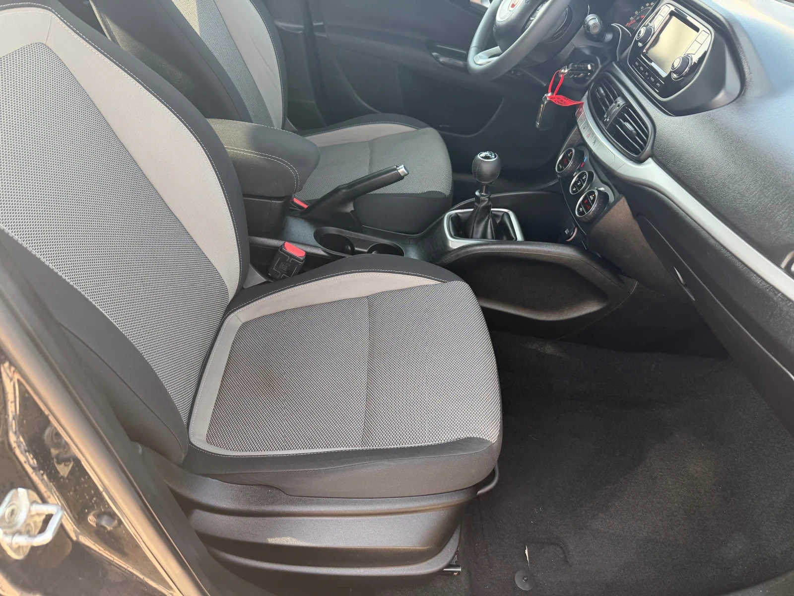 Fiat Tipo 1.6 MULTIJET, снимка 11 - Автомобили и джипове - 55829761