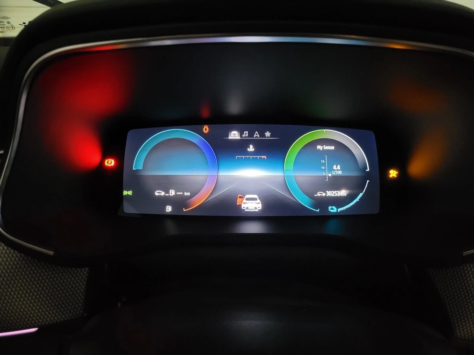 Renault Arkana 1.6E-TECH HYBRID , снимка 12 - Автомобили и джипове - 55992426