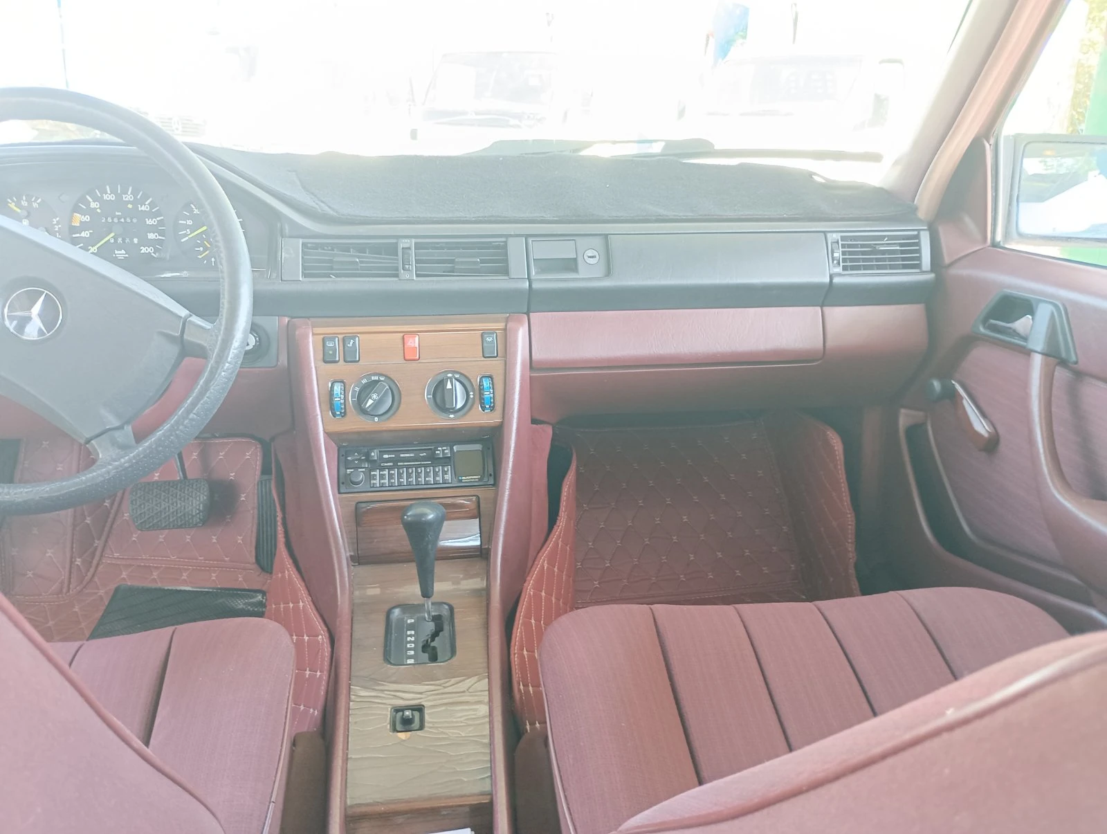 Mercedes-Benz 124 2.5, снимка 8 - Автомобили и джипове - 56071347