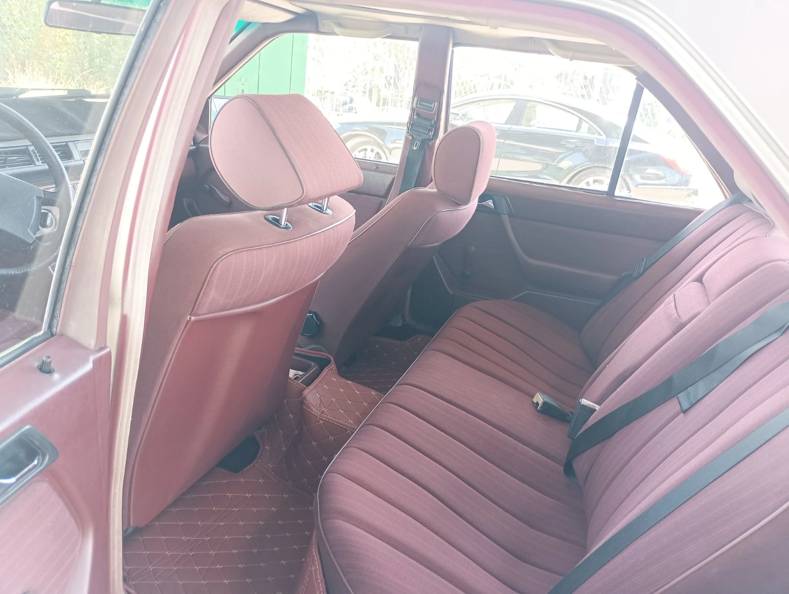 Mercedes-Benz 124 2.5, снимка 7 - Автомобили и джипове - 56071347