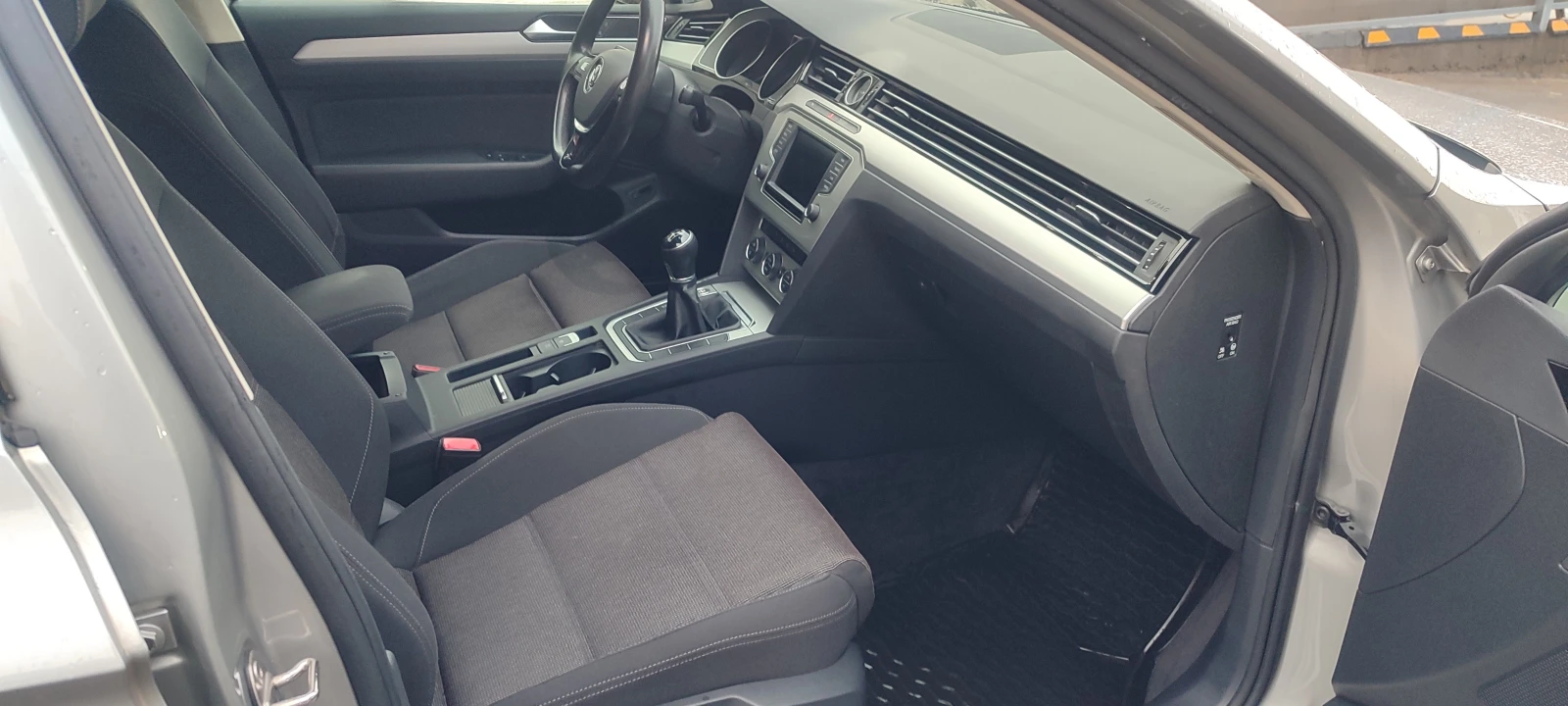 VW Passat, снимка 10 - Автомобили и джипове - 56136023