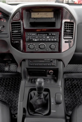 Mitsubishi Pajero 3.2d 6sk. - 16999 лв. / 8691.45 € - 66593191 16