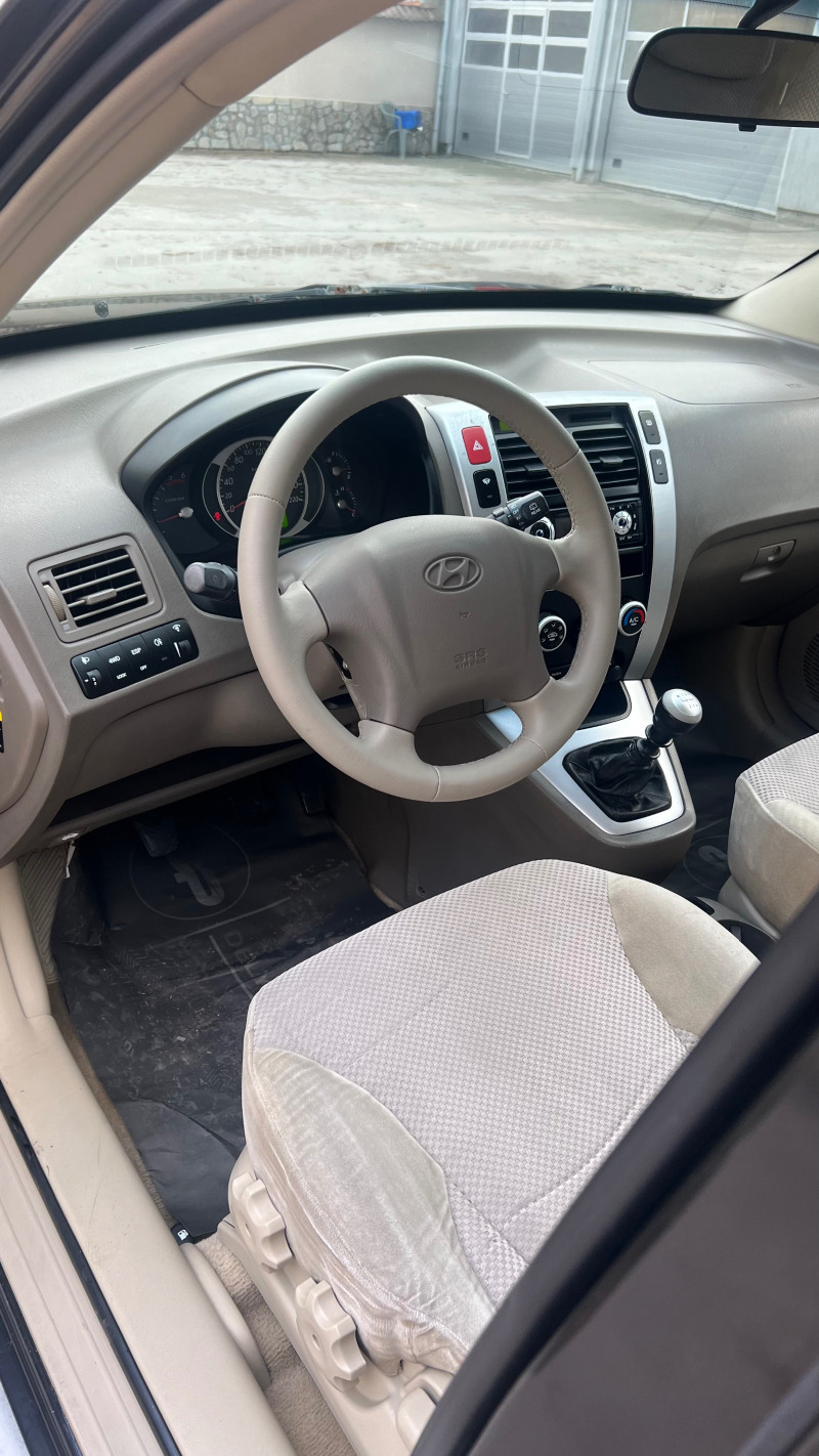 Hyundai Tucson 2, 0 CRDI 4x4, снимка 8 - Автомобили и джипове - 46269340