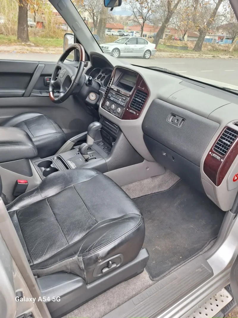 Mitsubishi Pajero, снимка 6 - Автомобили и джипове - 48525077