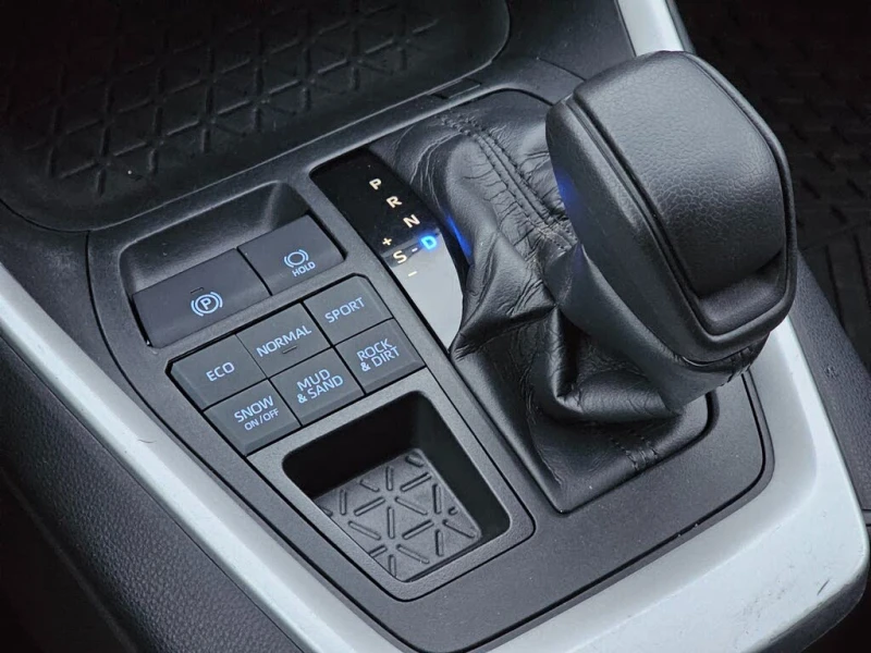 Toyota Rav4 LE AWD* подгрев* задна камера* 3 режима на каране, снимка 15 - Автомобили и джипове - 53511784