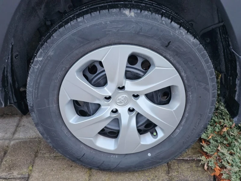 Toyota Rav4 LE AWD* подгрев* задна камера* 3 режима на каране, снимка 17 - Автомобили и джипове - 53511784