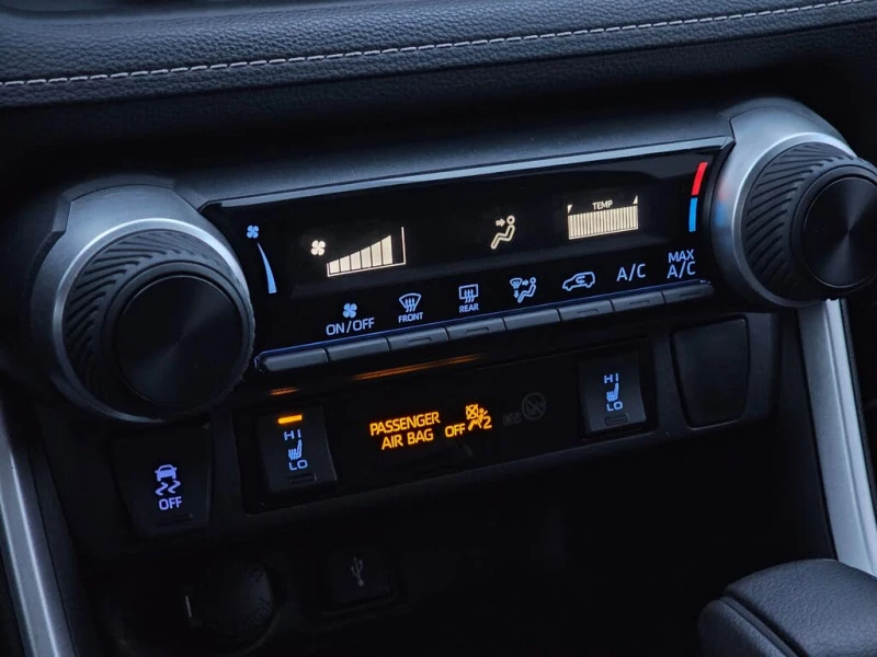 Toyota Rav4 LE AWD* подгрев* задна камера* 3 режима на каране, снимка 14 - Автомобили и джипове - 53511784