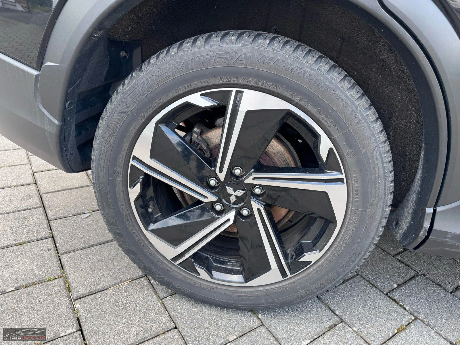 Mitsubishi Eclipse Cross 2.4PHEV/188HP/STYLE/NAVI/LED/TSR/KLEES/CAM/411v - изображение 3