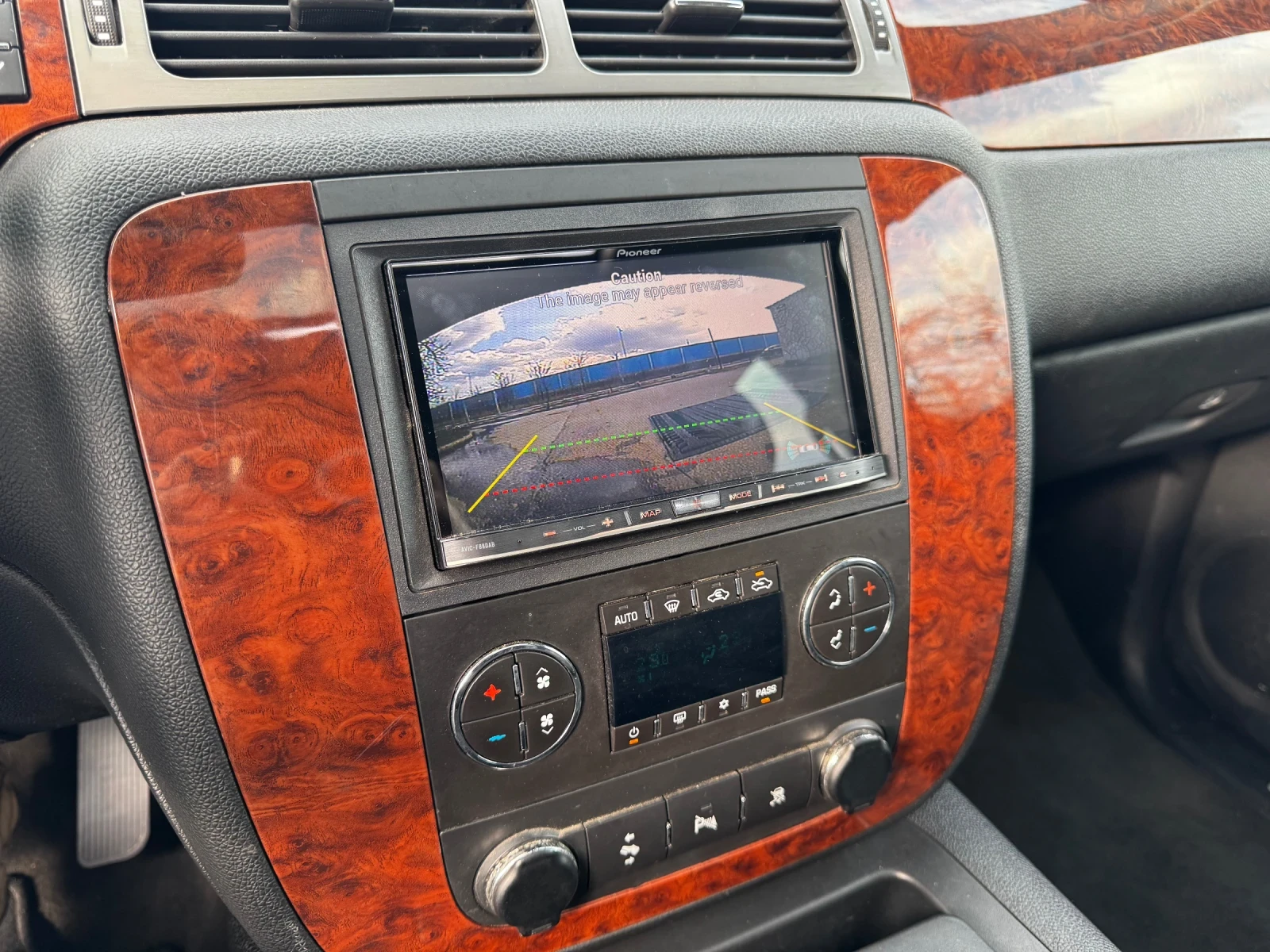 Chevrolet Avalanche 5.3 LPG, снимка 12 - Автомобили и джипове - 53773618