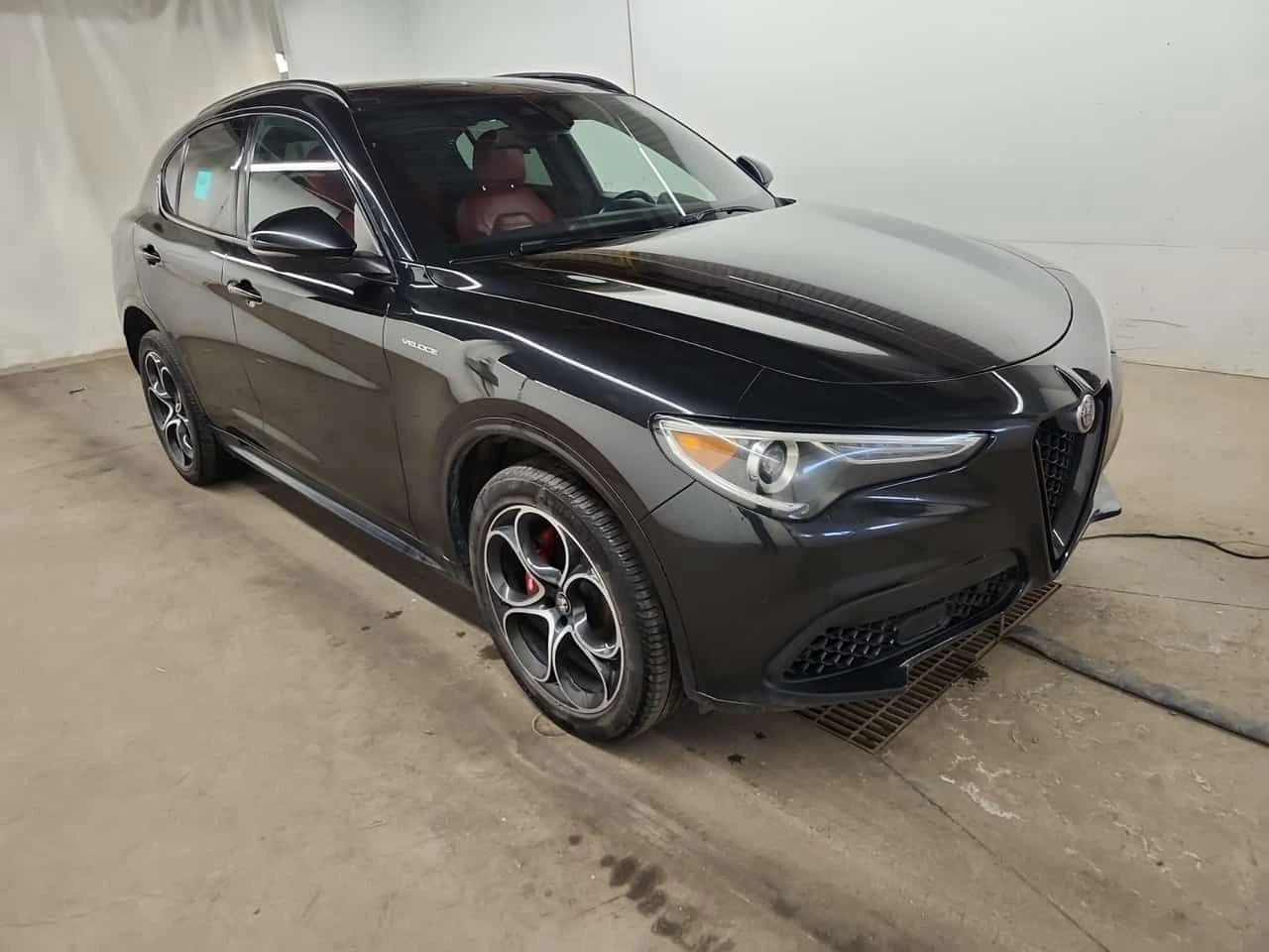 Alfa Romeo Stelvio * VELOCE * CARFAX * ПАНОРАМА* 2 КЛЮЧА* ЧЕРВЕН САЛО, снимка 2 - Автомобили и джипове - 53983780