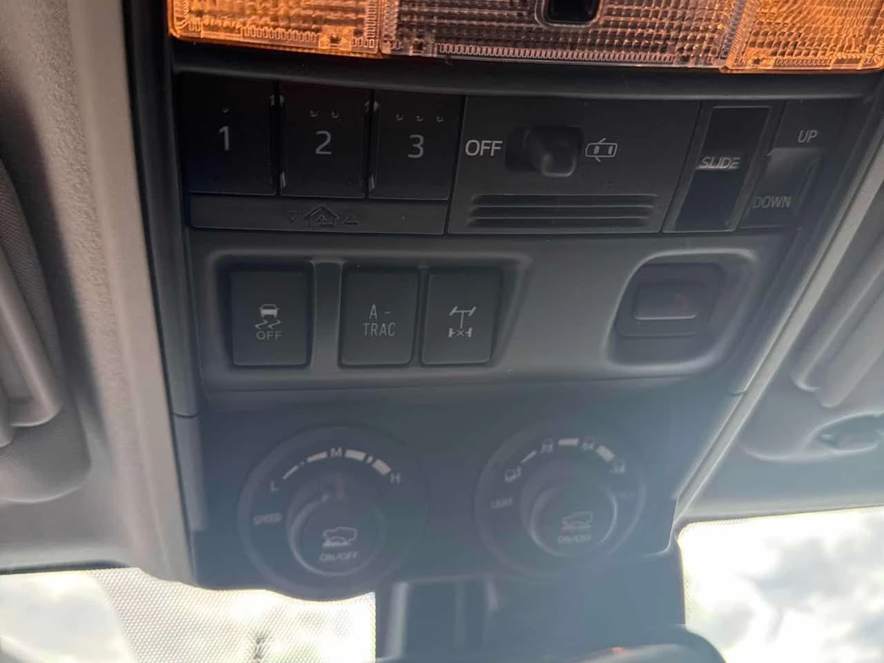 Toyota 4runner * 4WD * АВТОКРЕДИТ БЕЗ ПЪРВОНАЧАЛНА ВНОСКА* , снимка 12 - Автомобили и джипове - 55067319