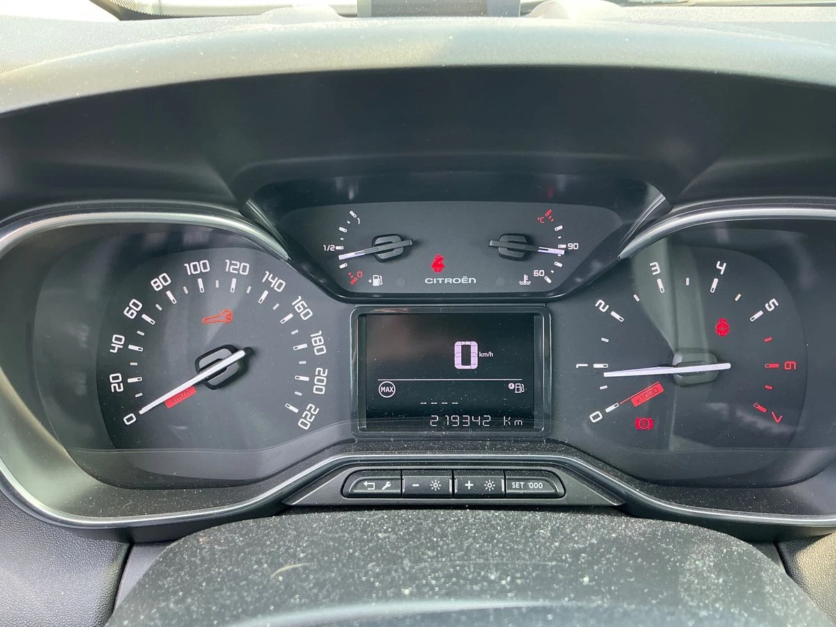 Citroen C3 Aircross 1.6 Blue-HDi Feel, снимка 15 - Автомобили и джипове - 55126037