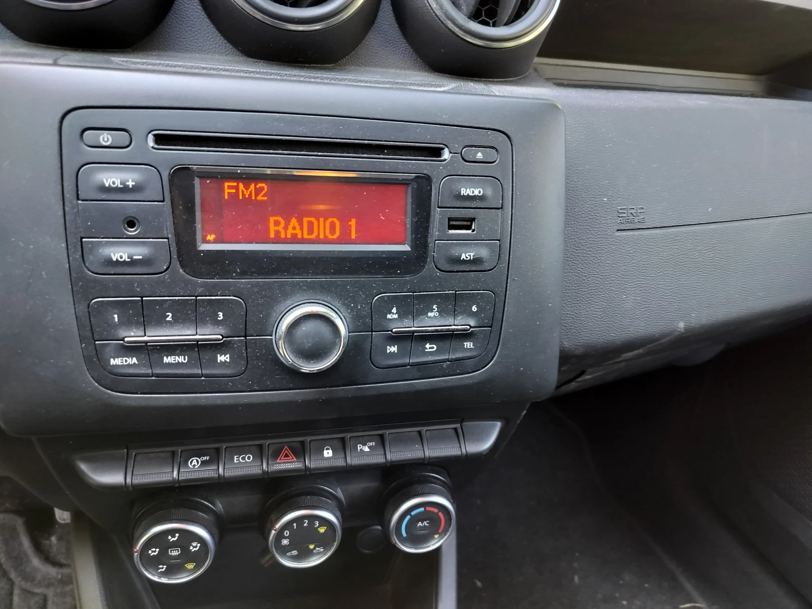 Dacia Duster, снимка 13 - Автомобили и джипове - 55304691