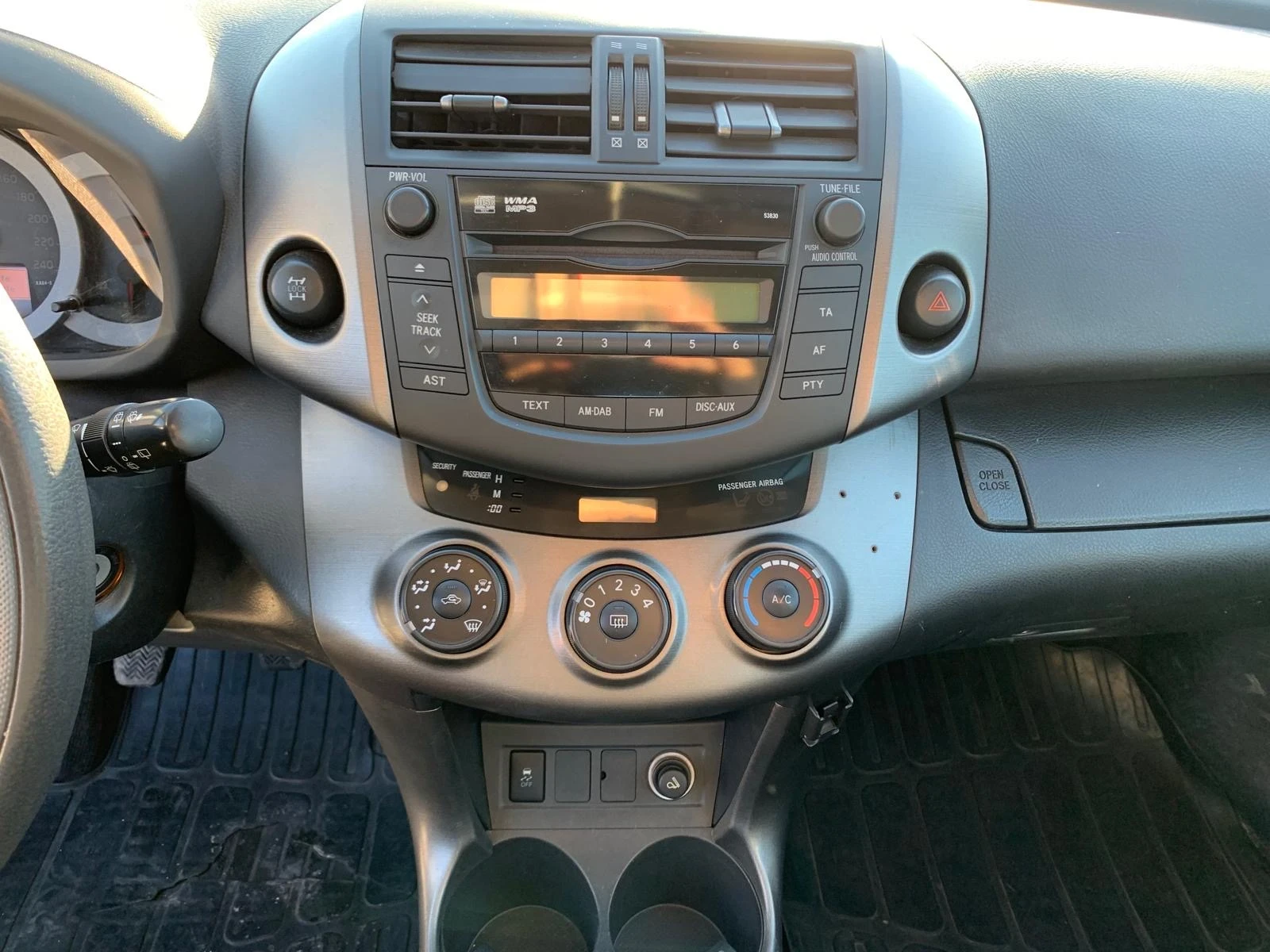 Toyota Rav4 2.2 Diesel 110kW, снимка 13 - Автомобили и джипове - 55539565