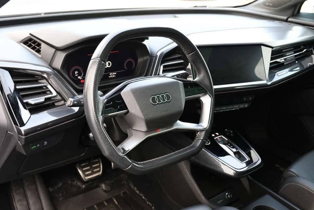 Audi Q4 Е-TRON | TECHNIK | QUATTRO | S-LINE, снимка 6 - Автомобили и джипове - 56404169