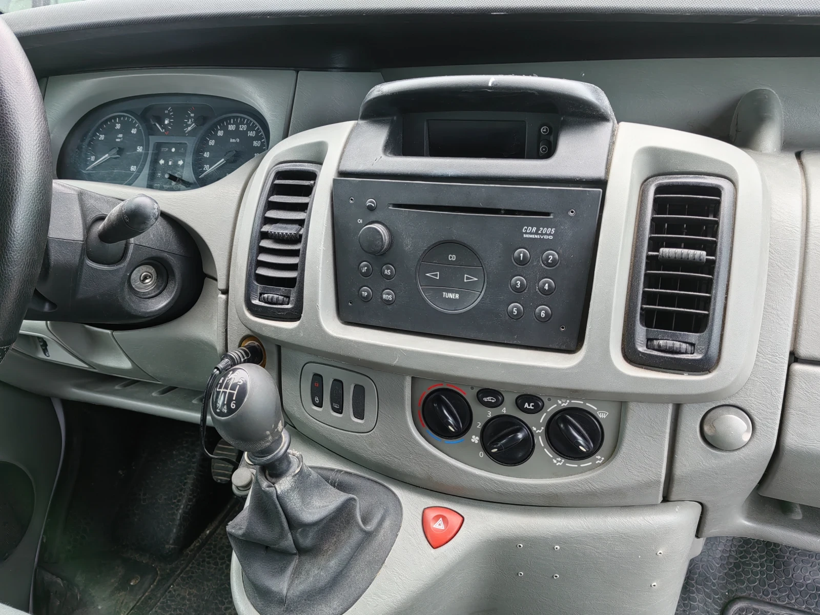 Opel Vivaro 1.9 td  101ps - изображение 10