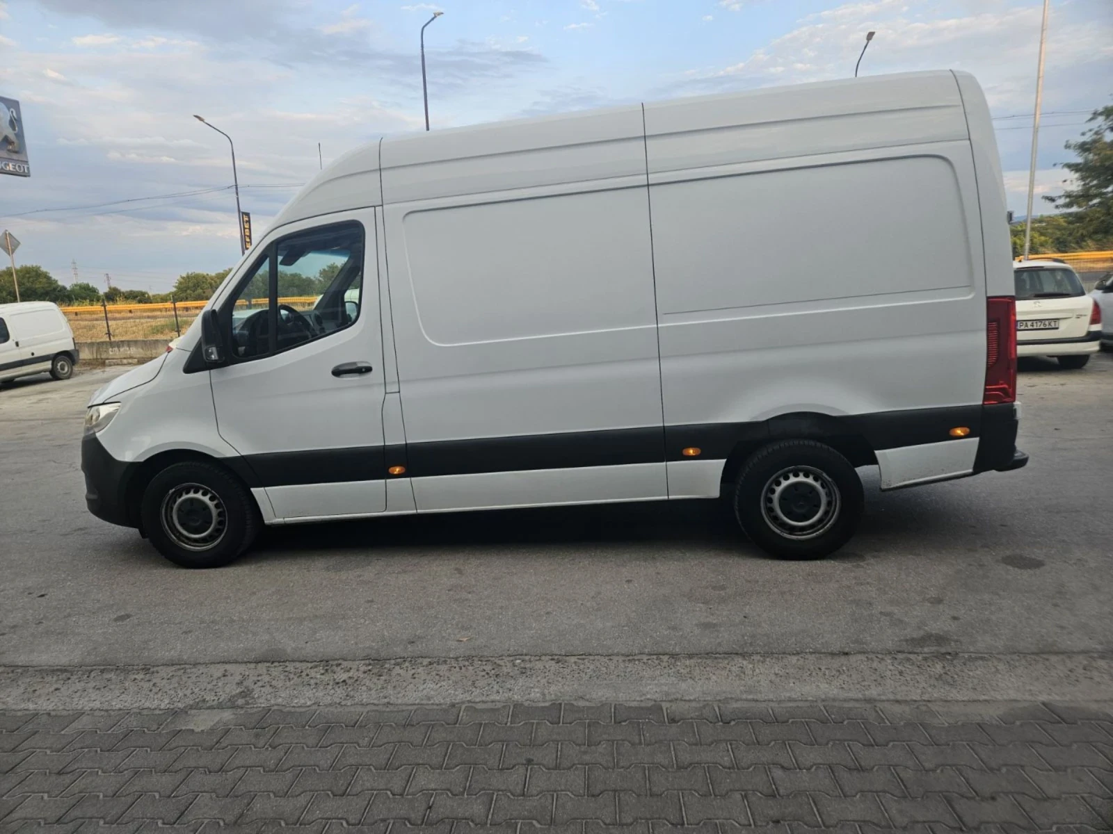 Mercedes-Benz Sprinter 319 3.0 V6 - изображение 4