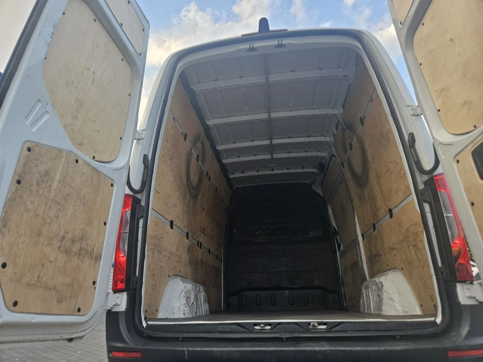 Mercedes-Benz Sprinter 319 3.0 V6 - изображение 7