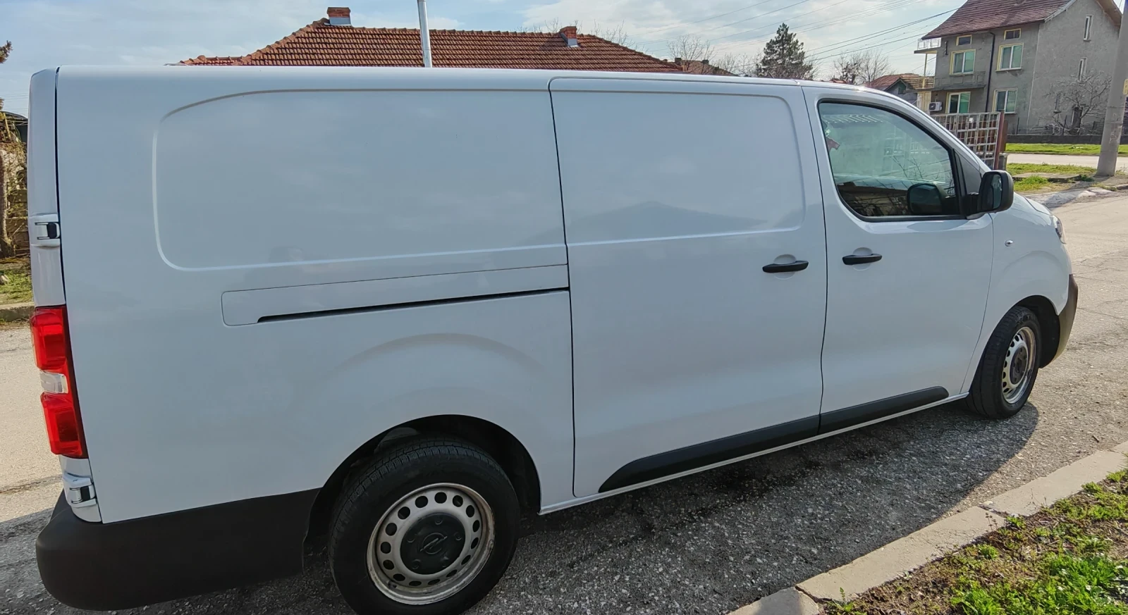 Opel Vivaro, снимка 4 - Бусове и автобуси - 54229159