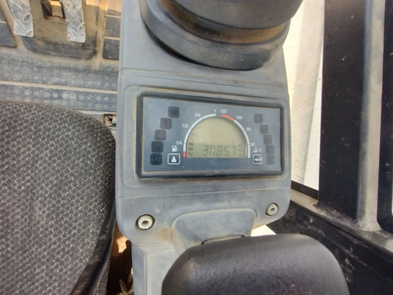 Багер Cat 301.4C, снимка 9 - Индустриална техника - 47534666