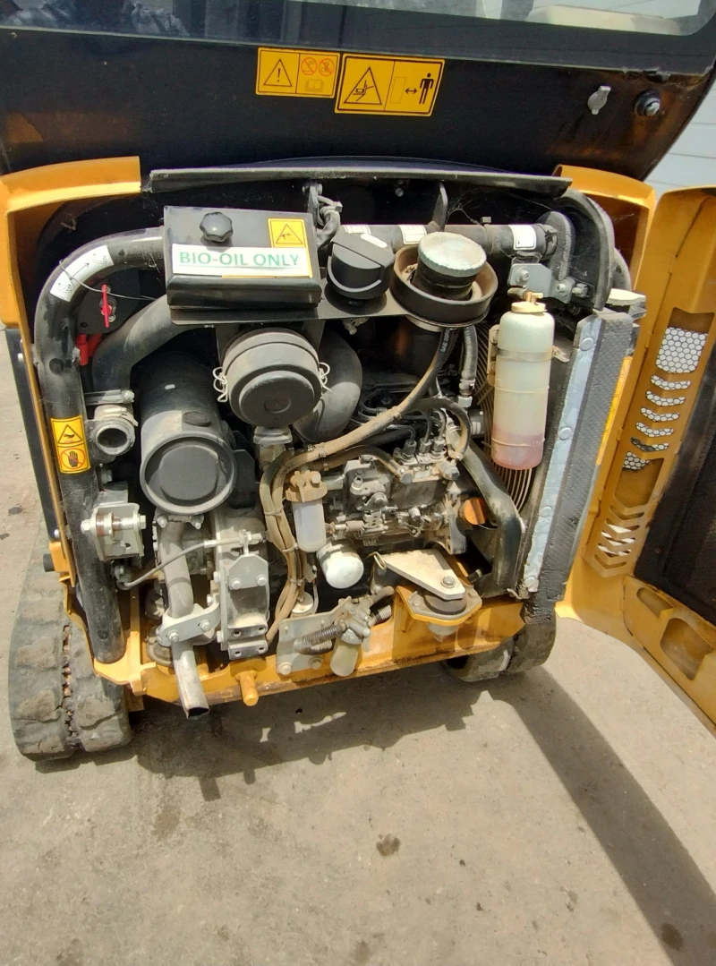 Багер Cat 301.4C, снимка 10 - Индустриална техника - 47534666