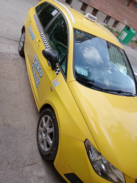 Seat Ibiza, снимка 4 - Автомобили и джипове - 45406945