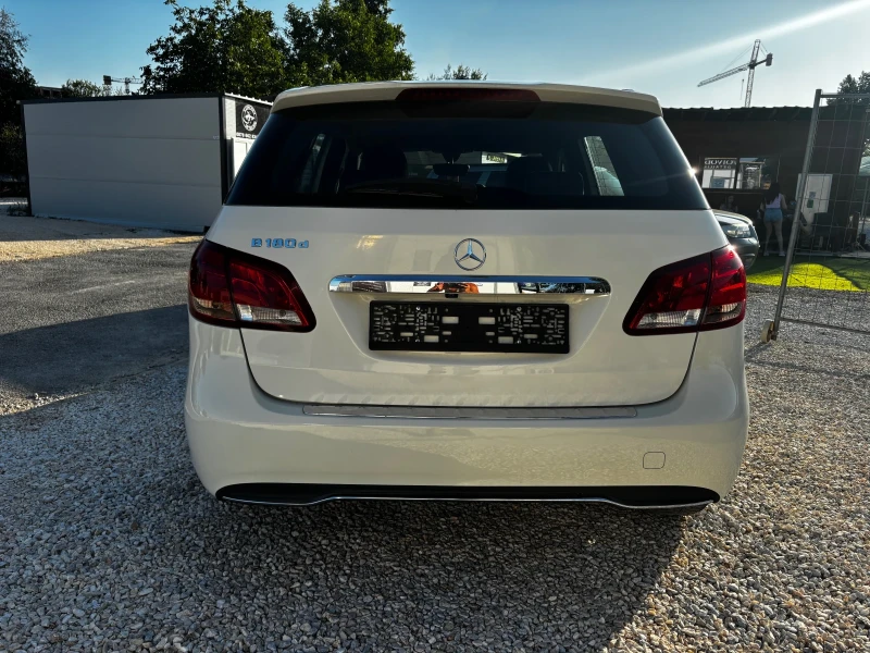 Mercedes-Benz B 180 Нов внос Италия, снимка 3 - Автомобили и джипове - 48811953