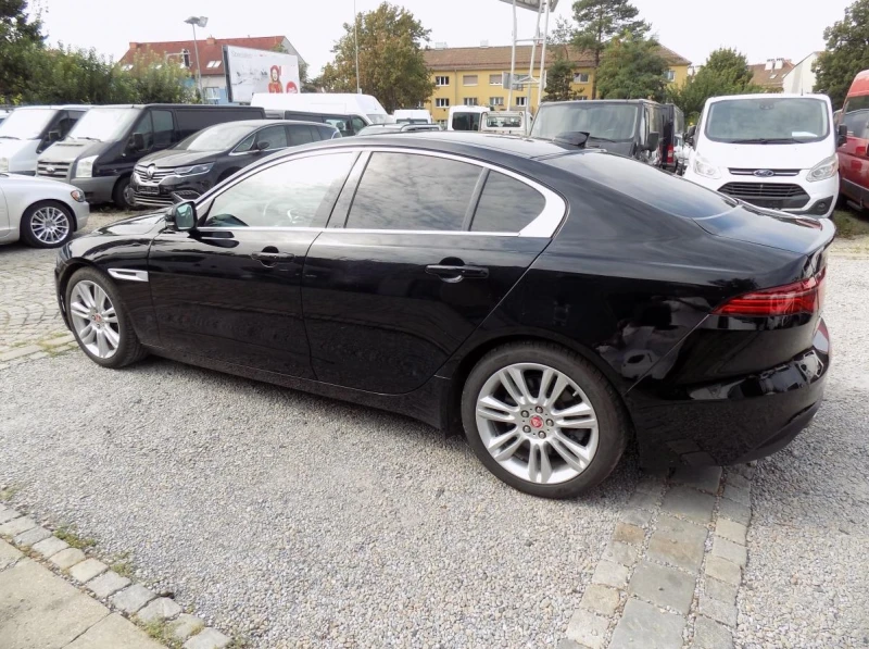 Jaguar XE P250 SE, снимка 3 - Автомобили и джипове - 47354115