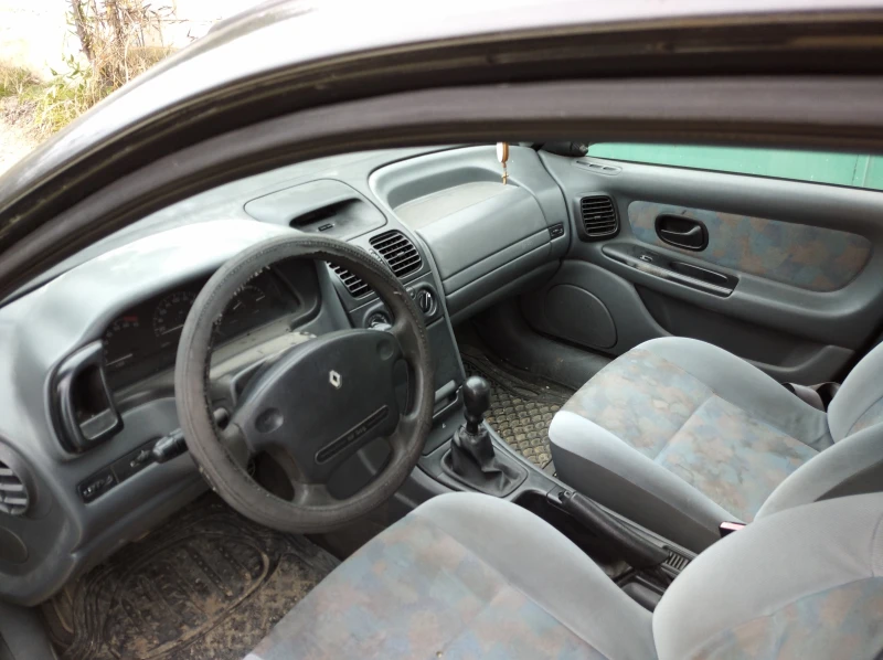 Renault Laguna, снимка 5 - Автомобили и джипове - 49357432