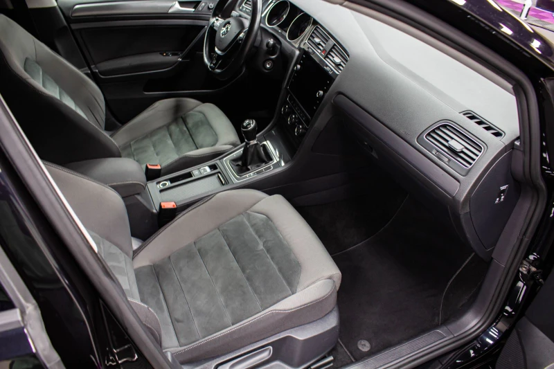 VW Golf 2.0 TDI, 150к.с. / ACC / Line assist, снимка 7 - Автомобили и джипове - 52275440