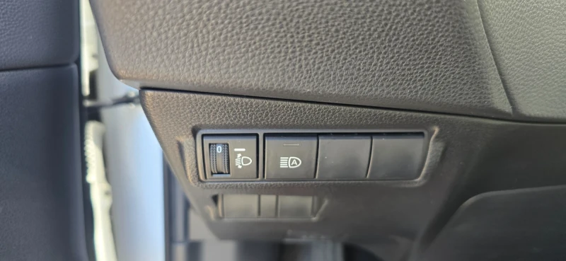 Toyota Corolla Cross, снимка 14 - Автомобили и джипове - 52297210