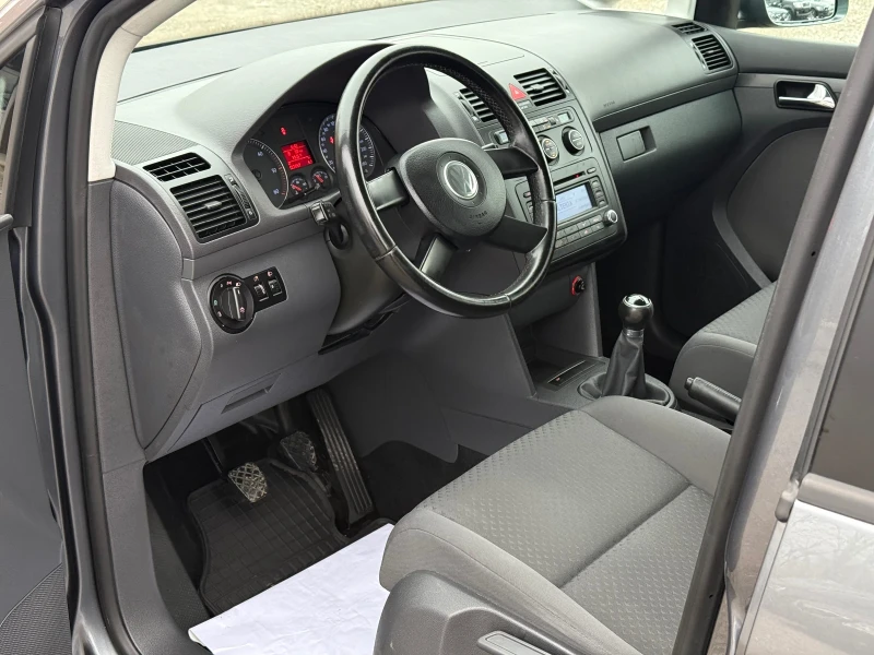 VW Touran 1.9TDi 105к.с * Климатроник* , снимка 9 - Автомобили и джипове - 52372497