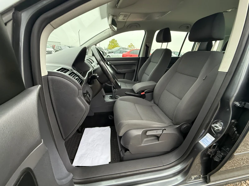 VW Touran 1.9TDi 105к.с * Климатроник* , снимка 12 - Автомобили и джипове - 52372497