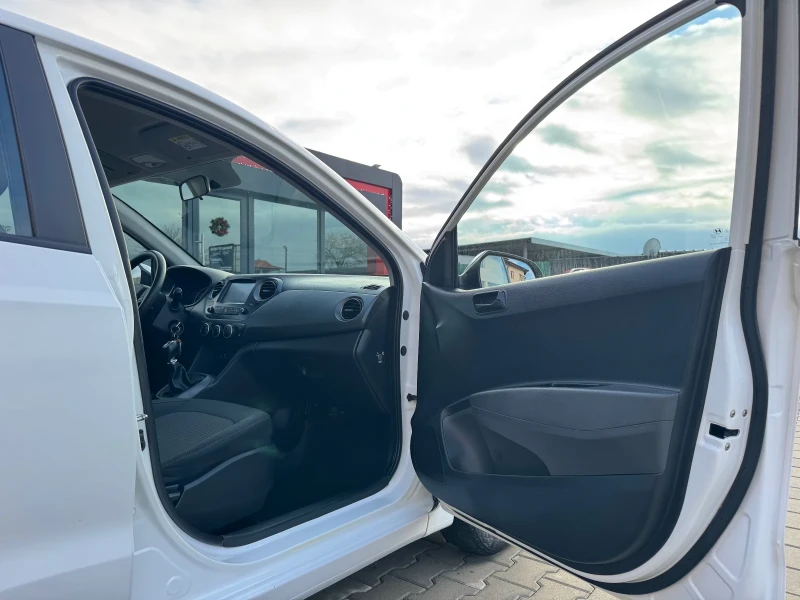 Hyundai I10 NAVI SERVIZ , снимка 14 - Автомобили и джипове - 52913875