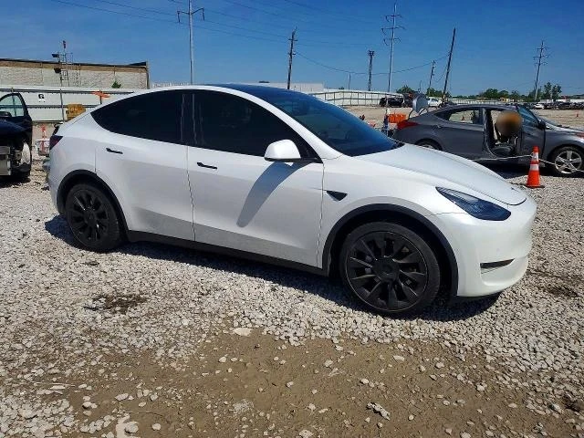 Tesla Model Y, снимка 4 - Автомобили и джипове - 54818776