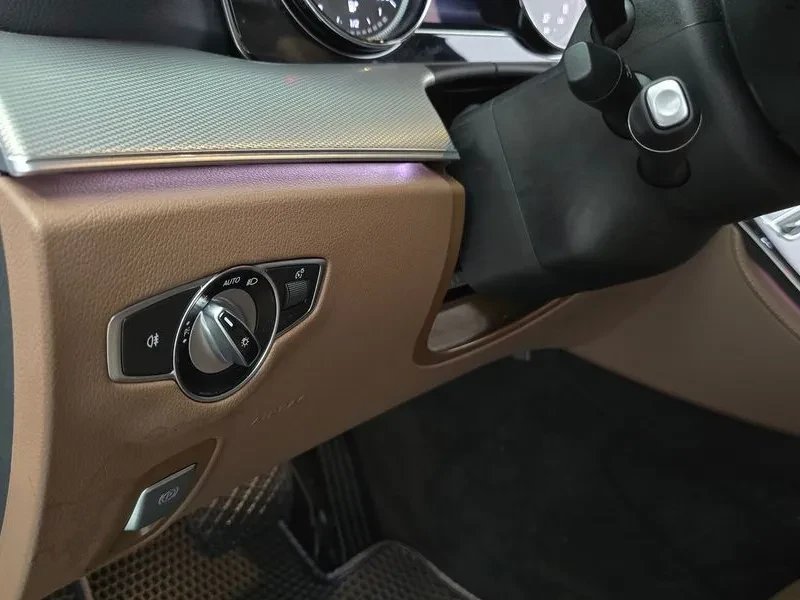 Mercedes-Benz E 200 Avantgarde, снимка 15 - Автомобили и джипове - 55689901