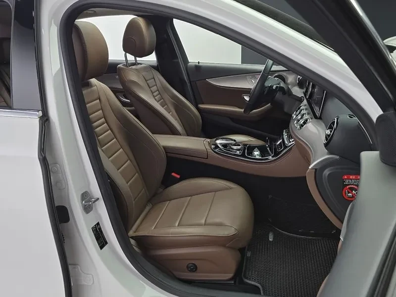 Mercedes-Benz E 200 Avantgarde, снимка 12 - Автомобили и джипове - 55689901