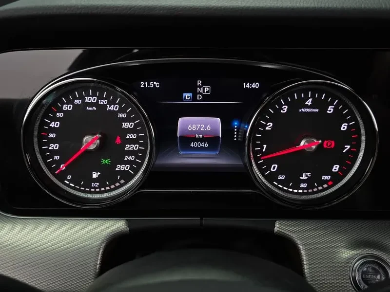 Mercedes-Benz E 200 Avantgarde, снимка 8 - Автомобили и джипове - 55689901