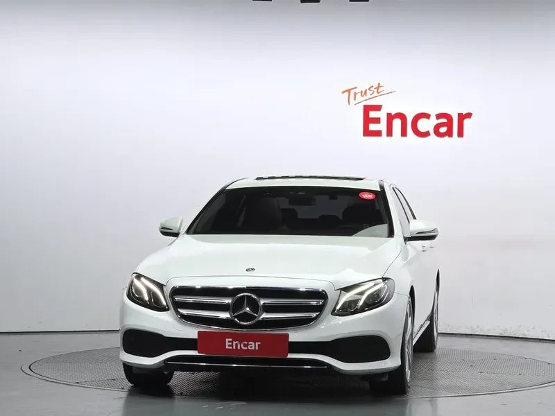 Mercedes-Benz E 200 Avantgarde, снимка 3 - Автомобили и джипове - 55689901