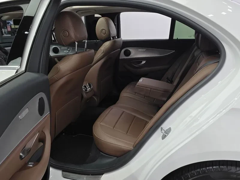 Mercedes-Benz E 200 Avantgarde, снимка 11 - Автомобили и джипове - 55689901