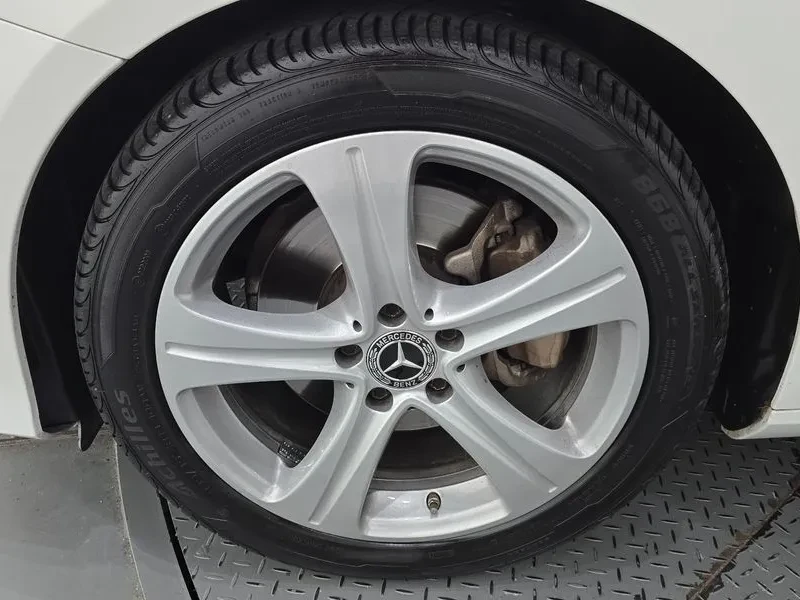 Mercedes-Benz E 200 Avantgarde, снимка 5 - Автомобили и джипове - 55689901