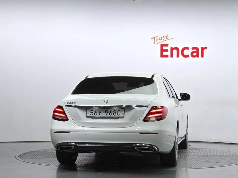 Mercedes-Benz E 200 Avantgarde, снимка 4 - Автомобили и джипове - 55689901