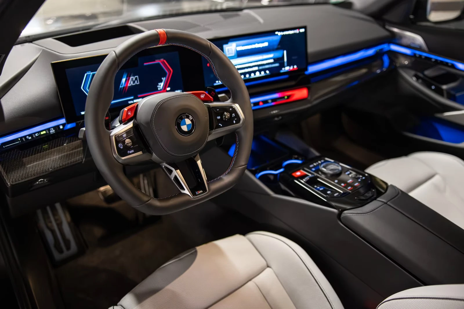 BMW M5 Ceramic* Carbon* M-DriversPack* B&W - изображение 8
