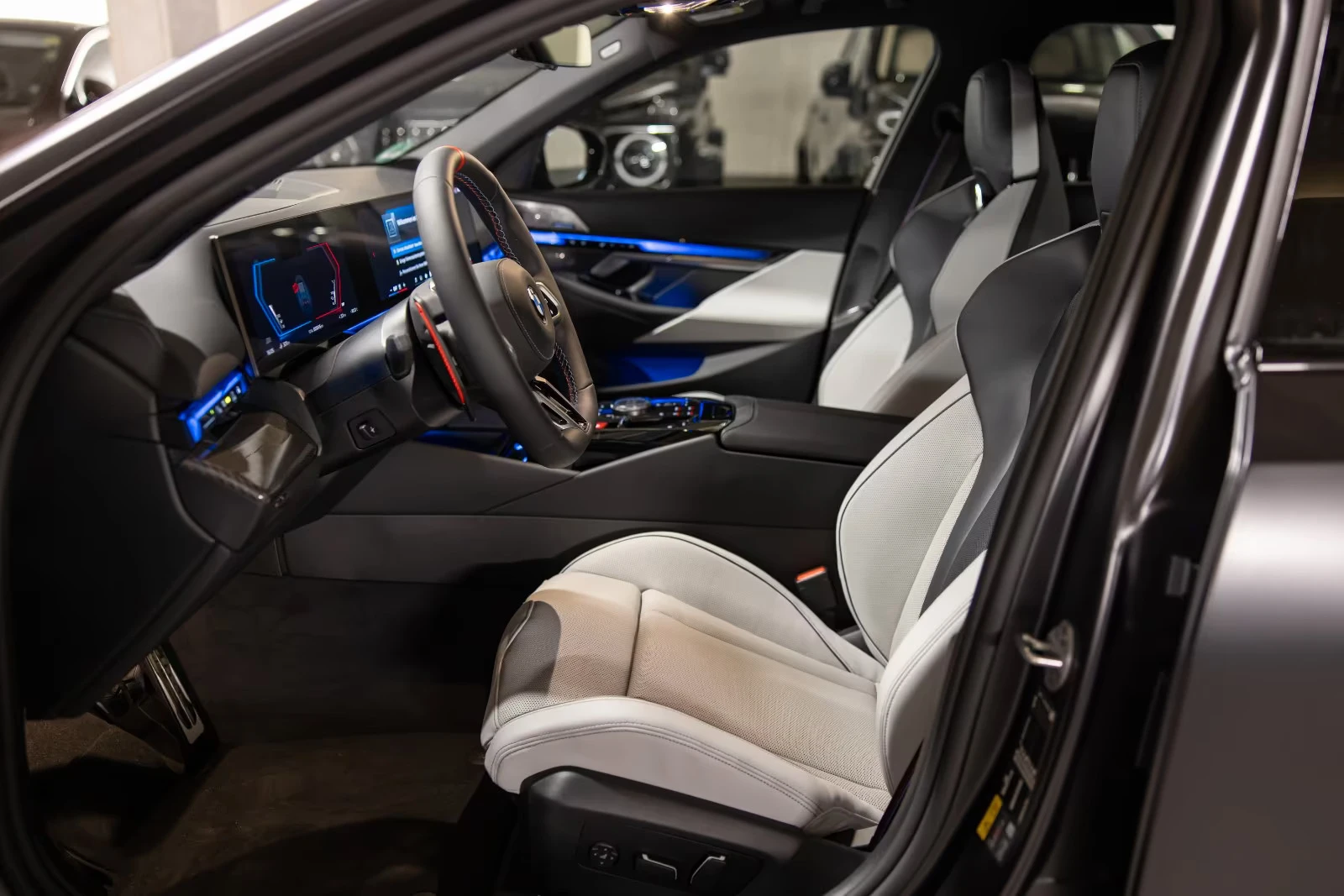 BMW M5 Ceramic* Carbon* M-DriversPack* B&W | Mobile.bg   11