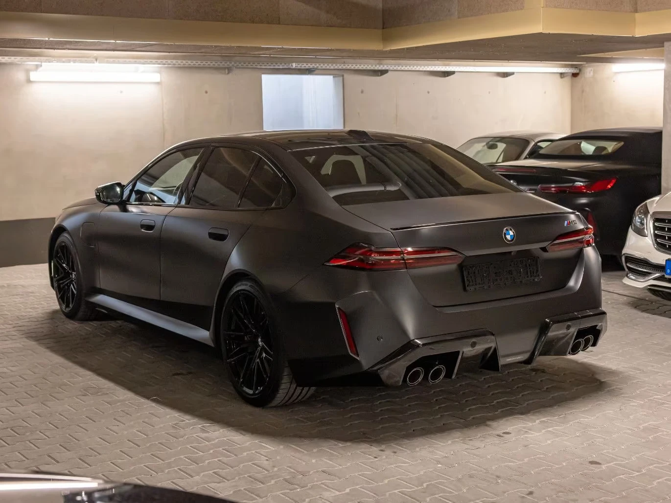 BMW M5 Ceramic* Carbon* M-DriversPack* B&W - изображение 3