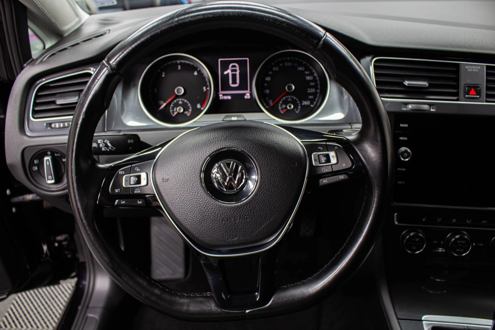 VW Golf 2.0 TDI, 150к.с. / ACC / Line assist - изображение 8