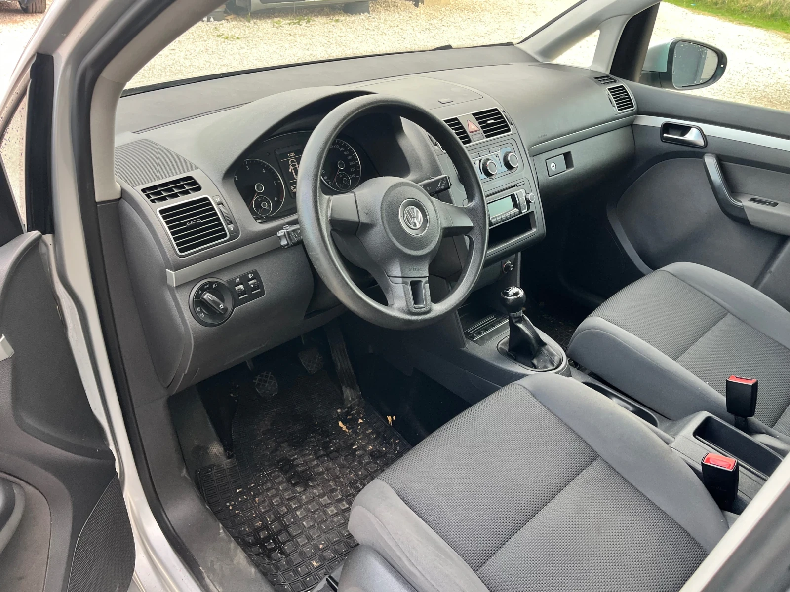 VW Touran 1.6TDI - изображение 9