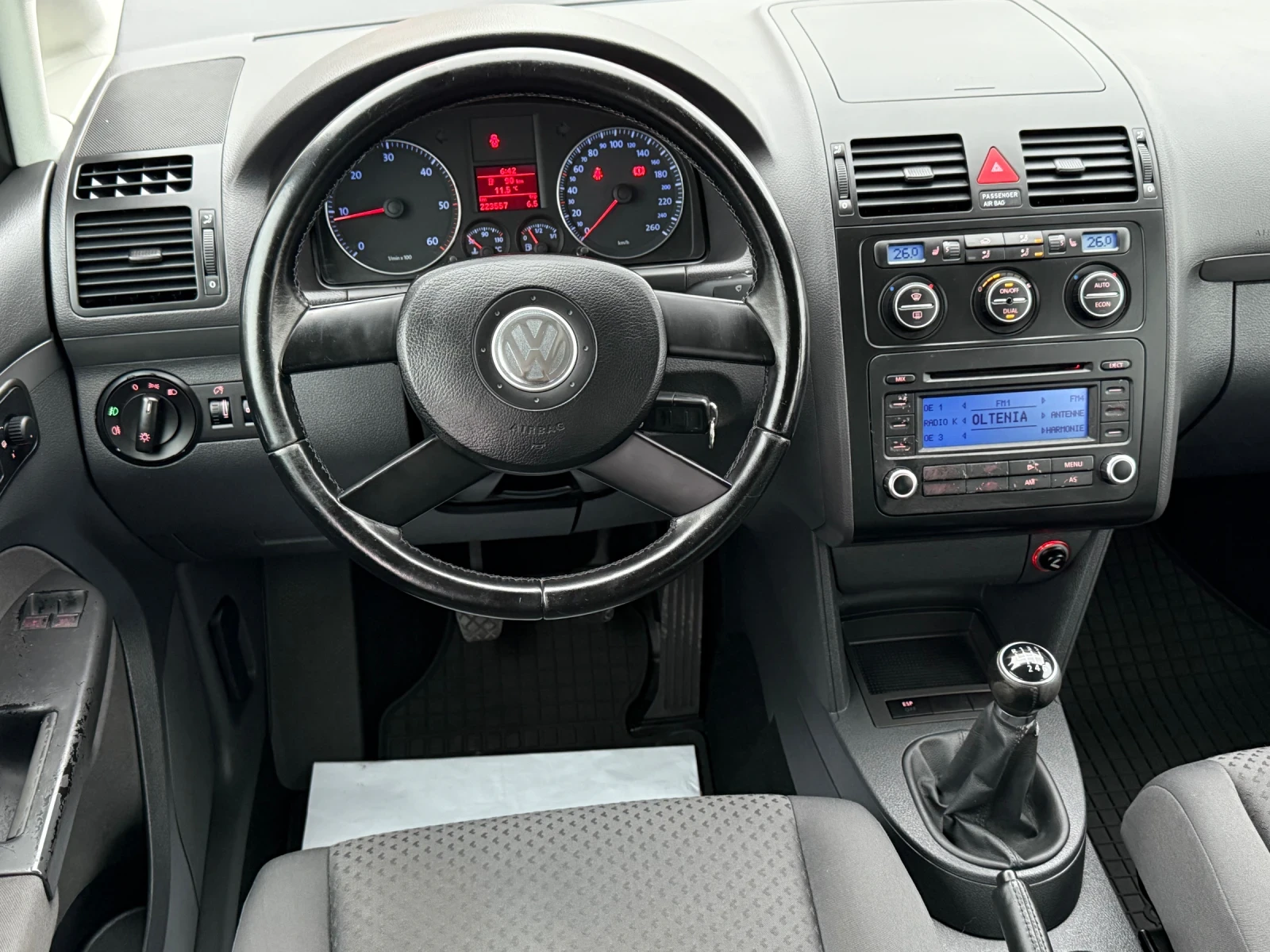 VW Touran 1.9TDi 105к.с * Климатроник*  - изображение 10