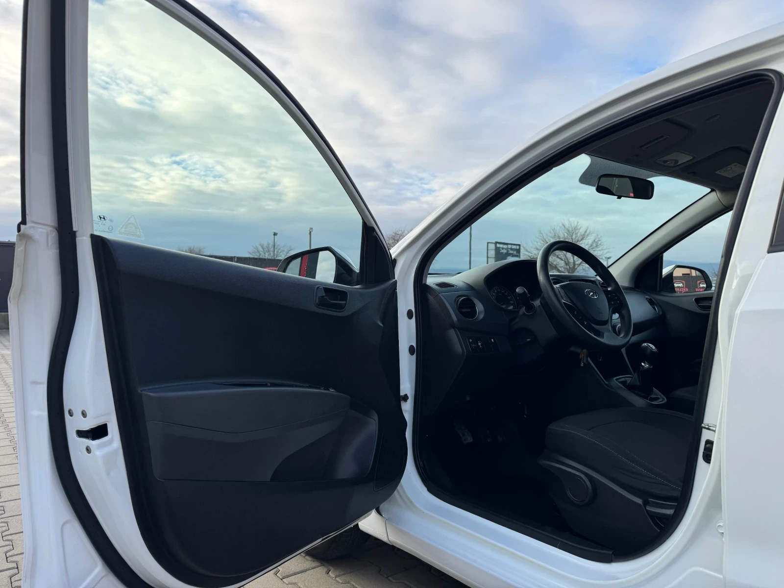 Hyundai I10 NAVI SERVIZ  - изображение 9